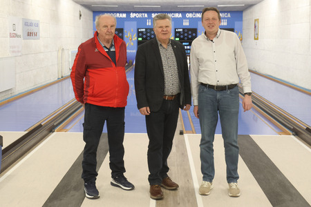 Prenovljeno kegljišče obisk Zoran Mojškerc  02 Foto Ljubo Vukelič